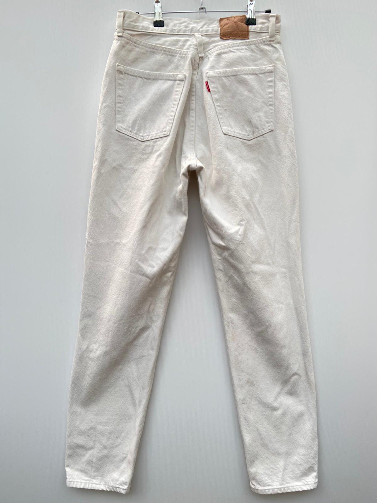 gift Rationalisering Række ud Levi Strauss Jeans in White - Size UK 12 - W30 L30 - Womens Clothing -  Urban Village Vintage – UrbanVillageVintage